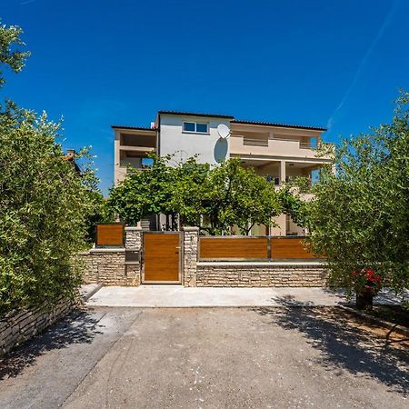 Apartmani Mirela Banjole Exterior foto