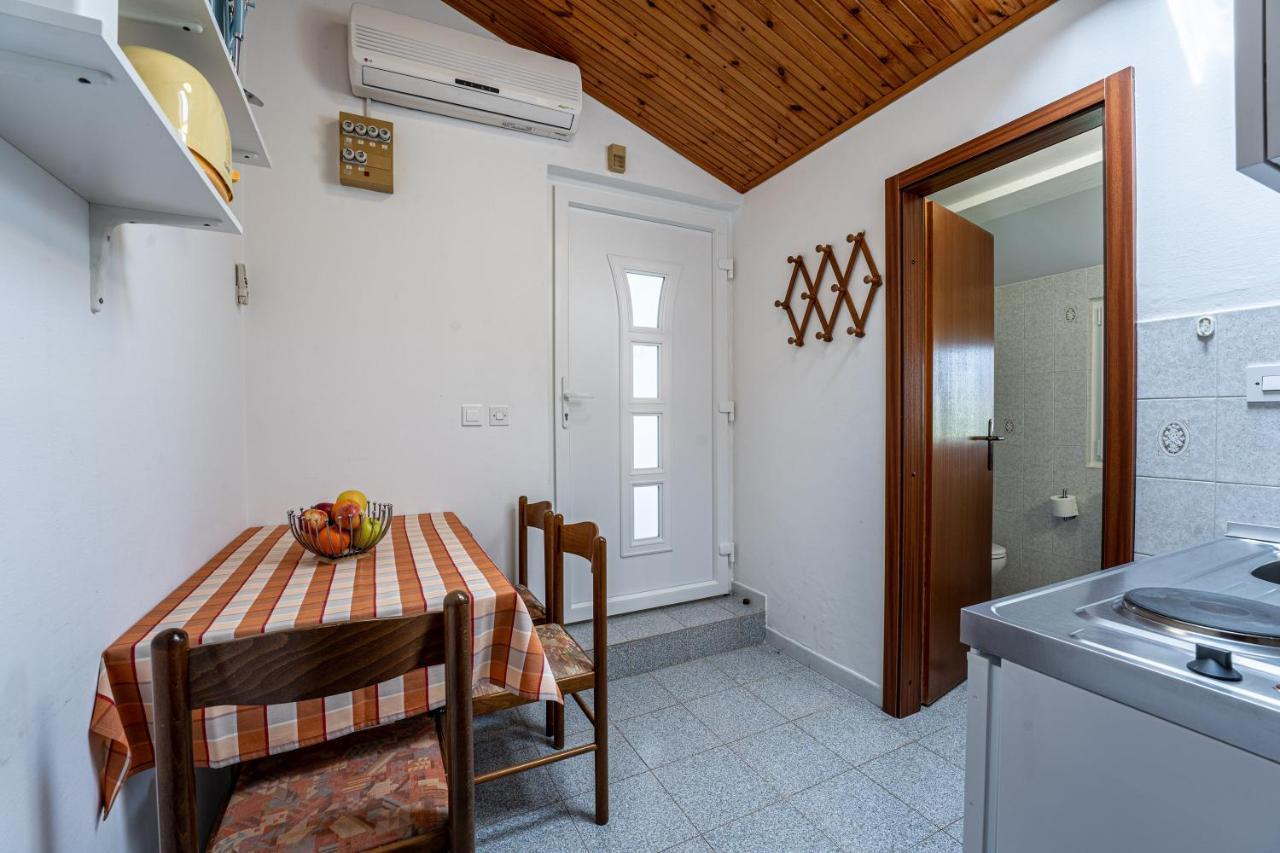 Apartmani Mirela Banjole Exterior foto