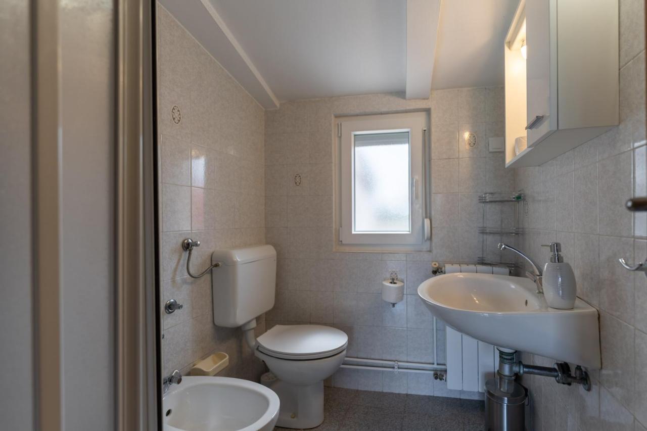 Apartmani Mirela Banjole Exterior foto