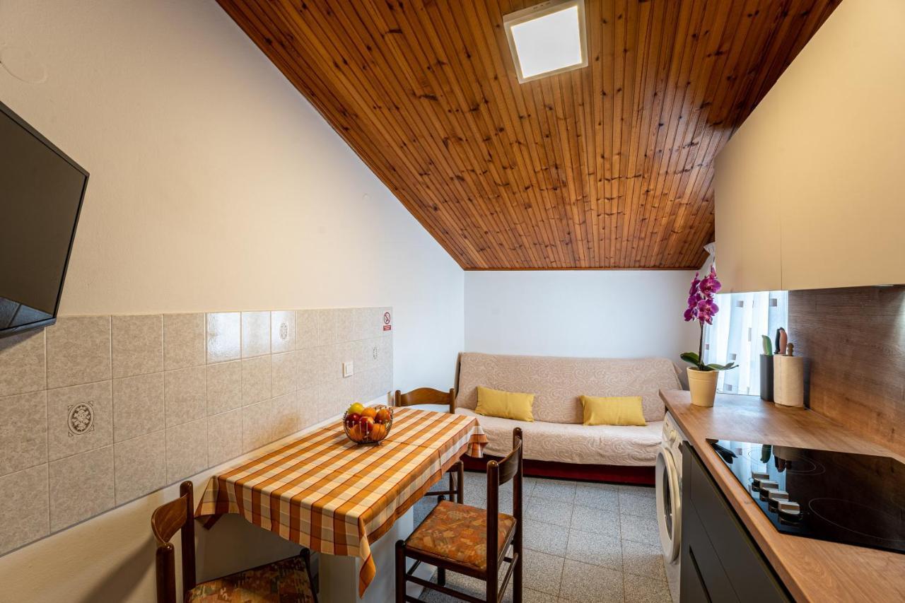 Apartmani Mirela Banjole Exterior foto