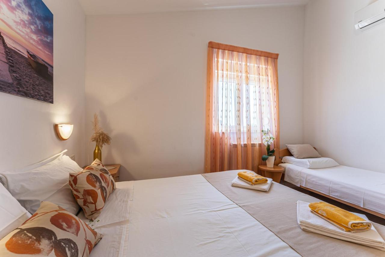 Apartmani Mirela Banjole Exterior foto