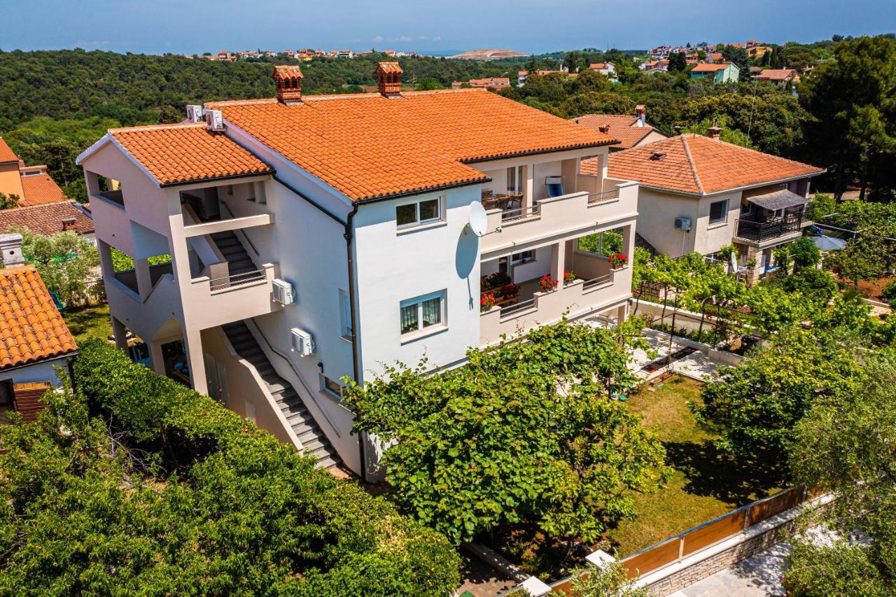 Apartmani Mirela Banjole Exterior foto