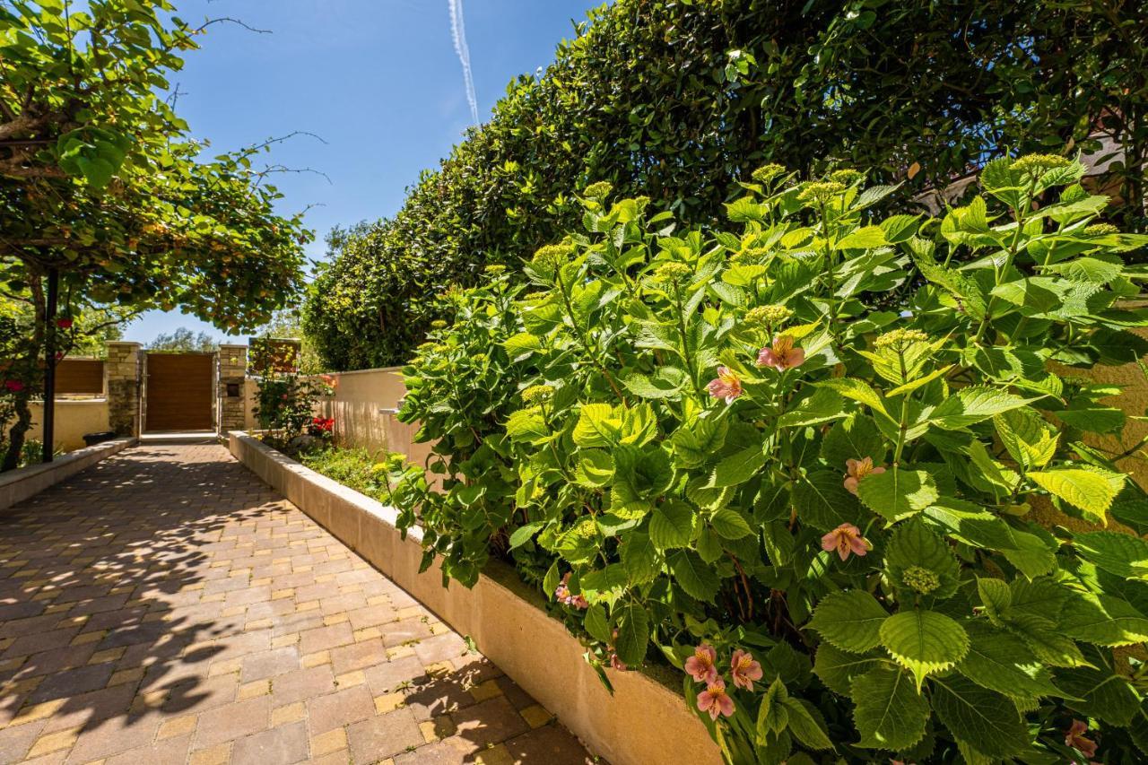 Apartmani Mirela Banjole Exterior foto