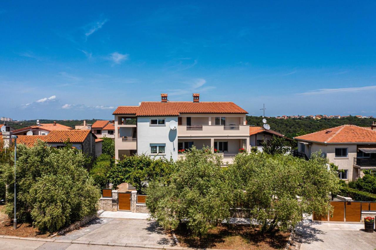 Apartmani Mirela Banjole Exterior foto